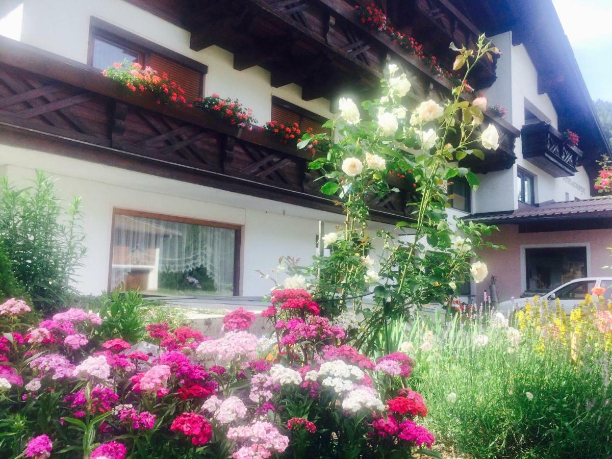 Haus Schnoeller Lägenhet Bach  Exteriör bild